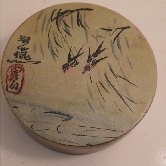 Coasters vintage Asian Round Decorative Box with Bird Design and coasters inside - Picture 1 of 5